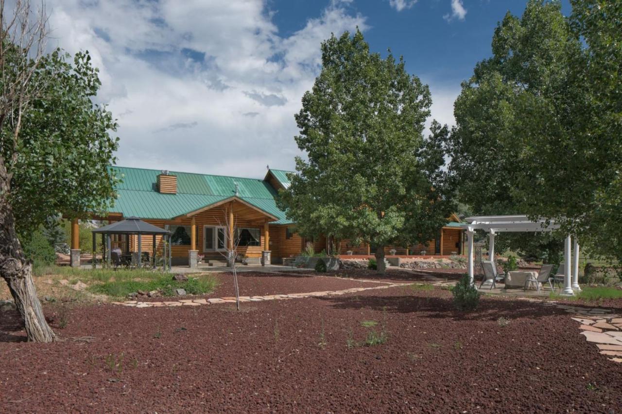 Quarter Horse Inn & Lodge Williams Exteriör bild